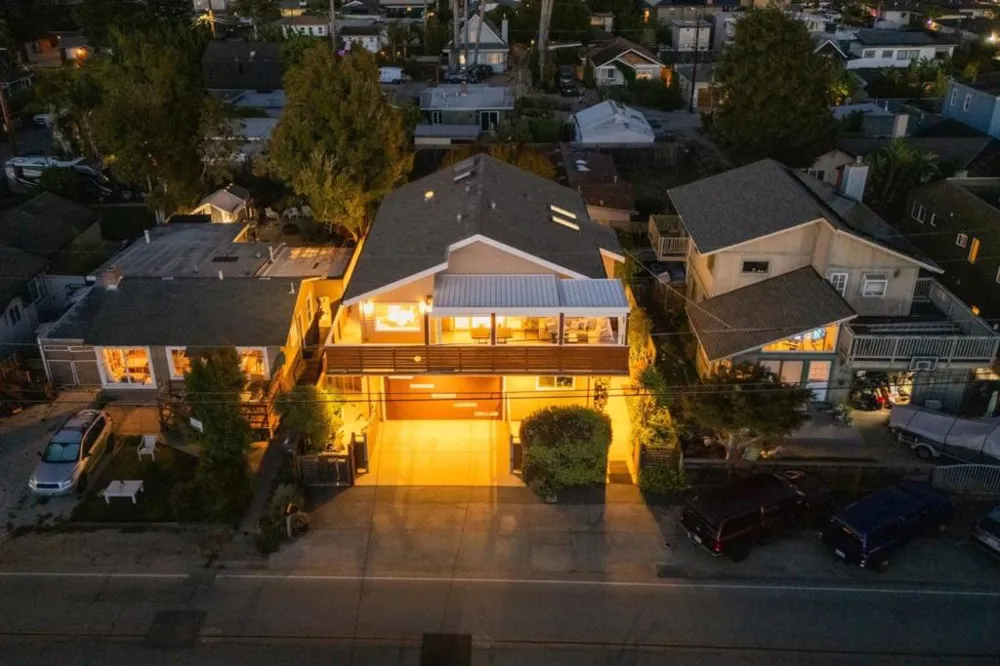 562 36th Avenue Santa Cruz, CA 95062