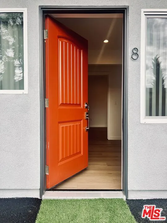 321 Lincoln Avenue #8 Glendale, CA 91205