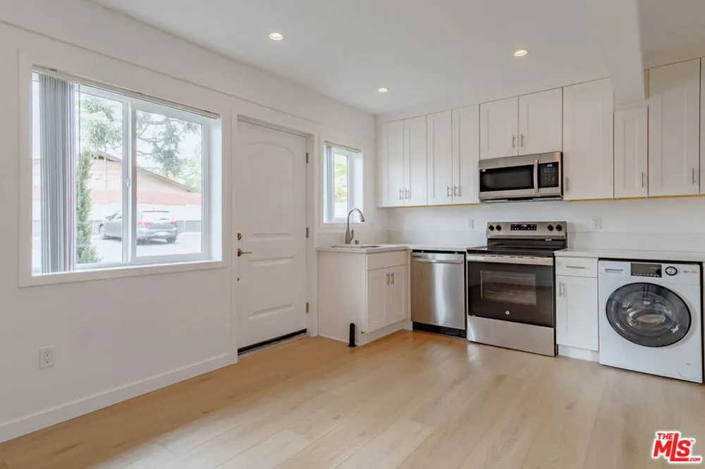 321 Lincoln Avenue #8 Glendale, CA 91205