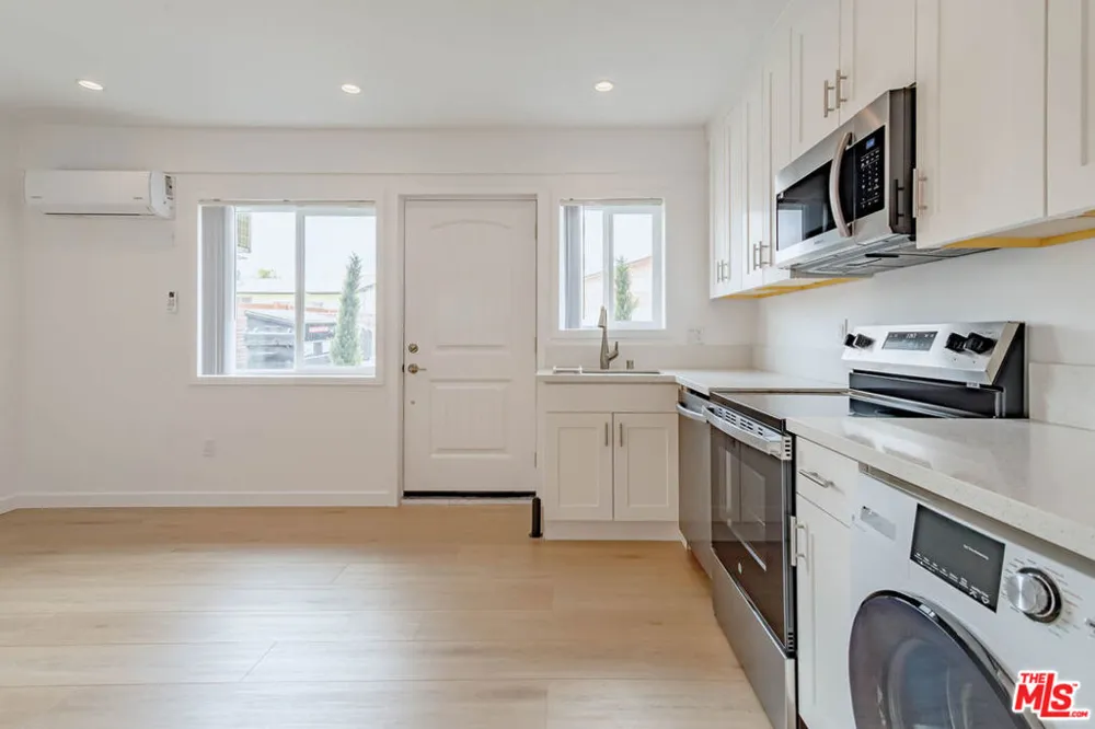 321 Lincoln Avenue #8 Glendale, CA 91205