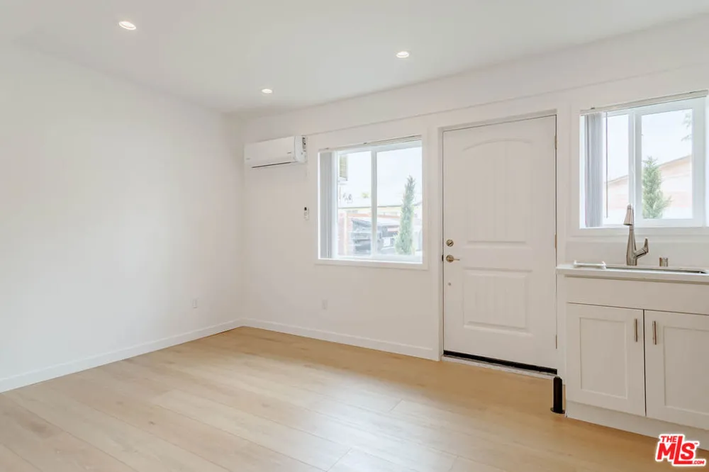 321 Lincoln Avenue #8 Glendale, CA 91205