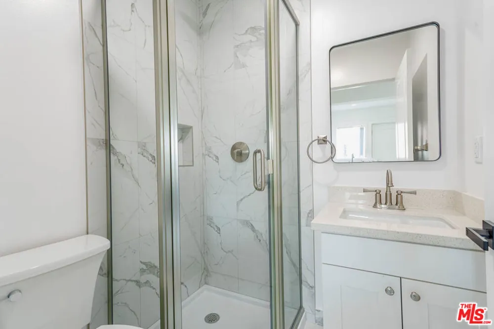 321 Lincoln Avenue #8 Glendale, CA 91205