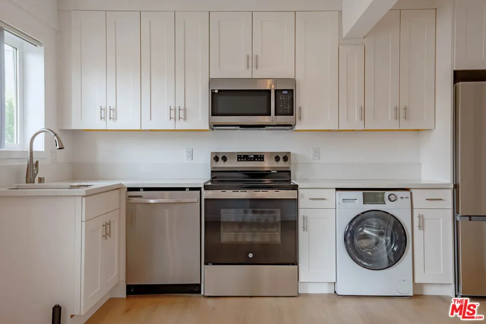 321 Lincoln Avenue #8 Glendale, CA 91205
