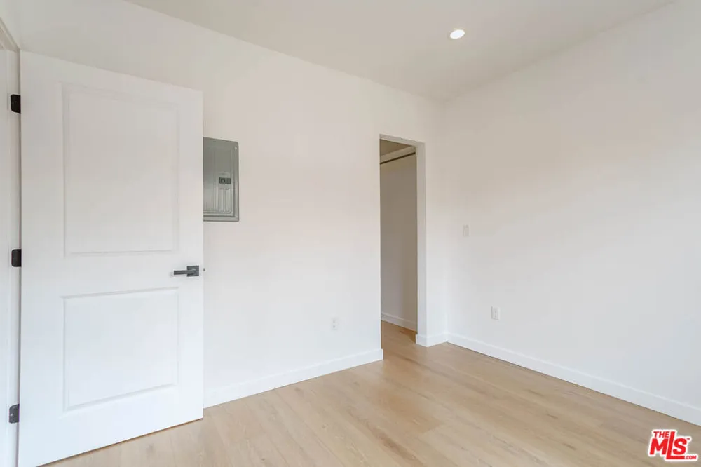 321 Lincoln Avenue #8 Glendale, CA 91205