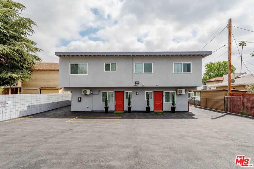 321 Lincoln Avenue #8 Glendale, CA 91205