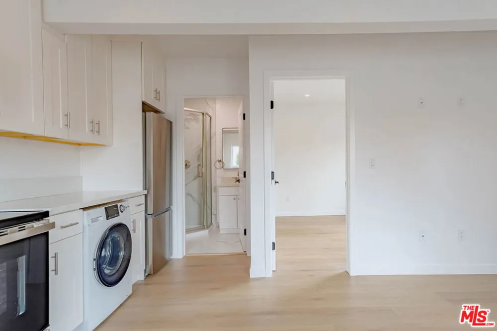 321 Lincoln Avenue #8 Glendale, CA 91205