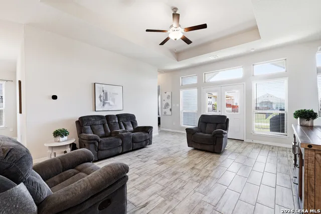 824 FOXBROOK WAY Cibolo, TX 78108