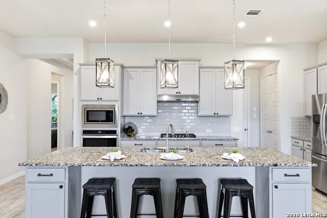 824 FOXBROOK WAY Cibolo, TX 78108
