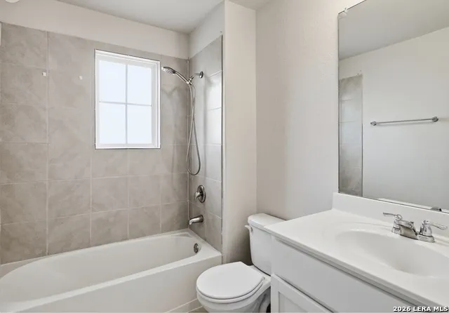 6407 KENDALL CV Converse, TX 78109