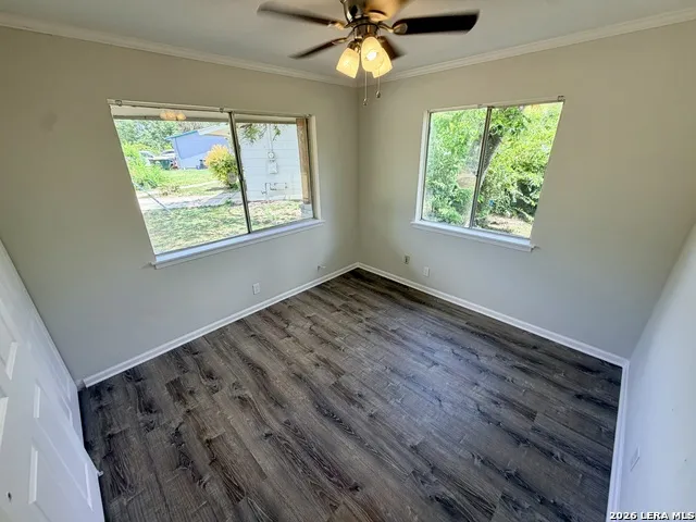 254 FLINTSTONE LN Universal City, TX 78148