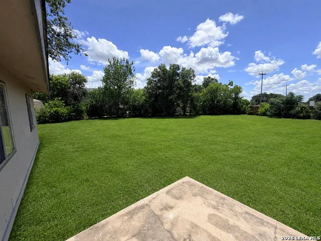 254 FLINTSTONE LN Universal City, TX 78148