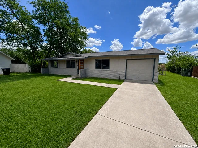 254 FLINTSTONE LN Universal City, TX 78148