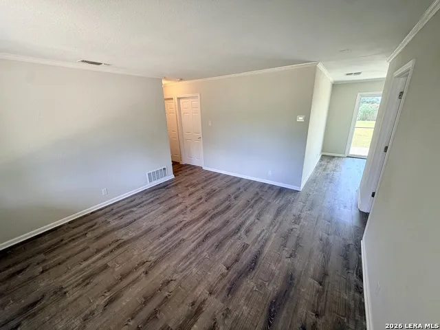 254 FLINTSTONE LN Universal City, TX 78148