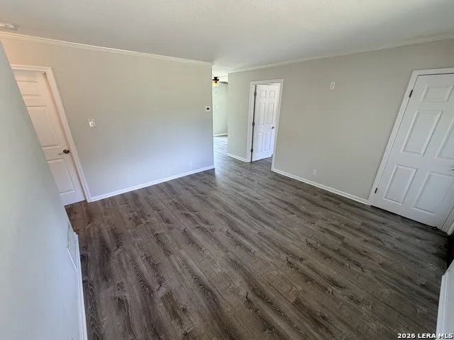 254 FLINTSTONE LN Universal City, TX 78148