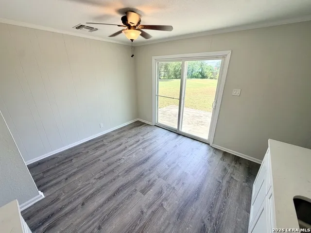 254 FLINTSTONE LN Universal City, TX 78148