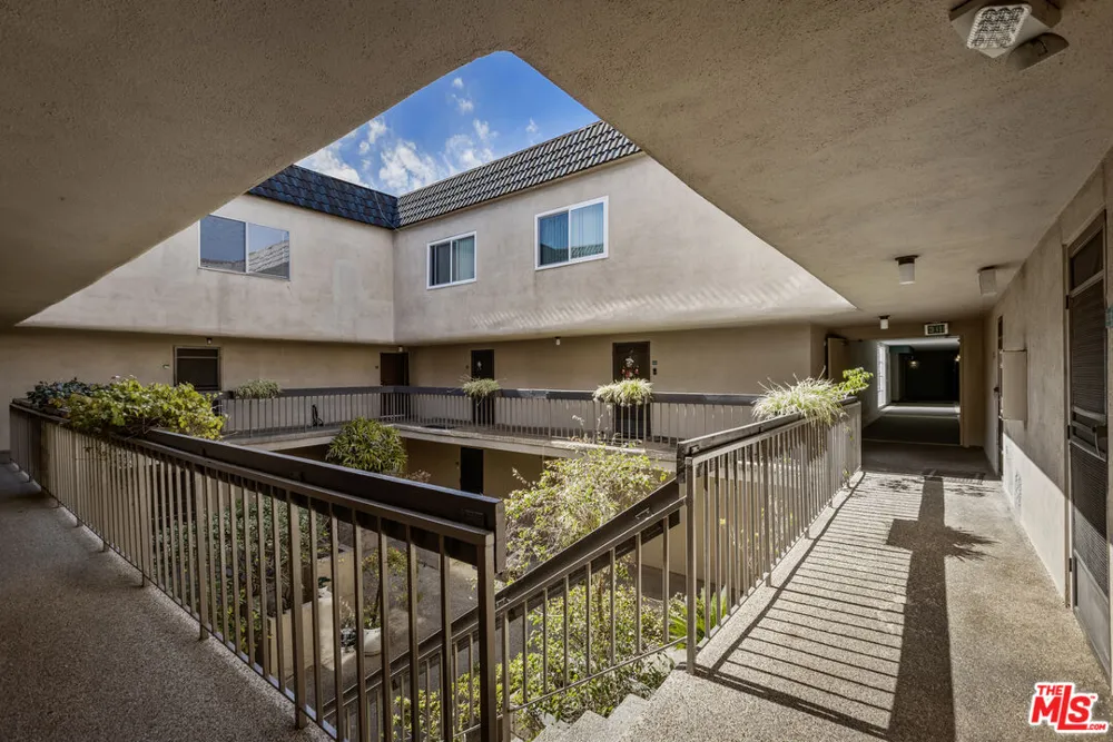 335 Adams Street Glendale, CA 91206