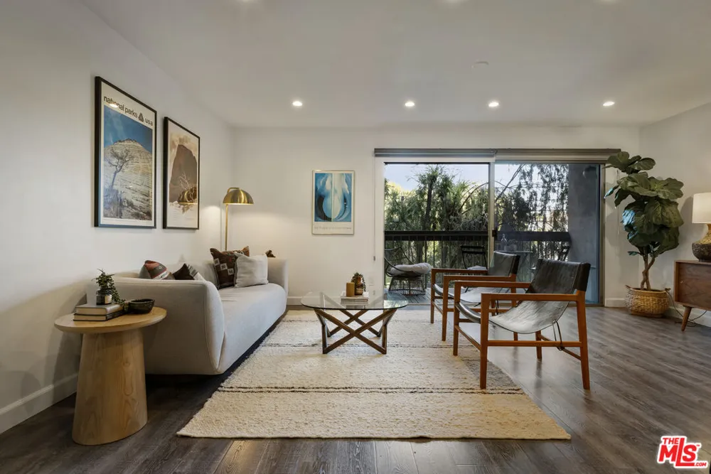 335 Adams Street Glendale, CA 91206