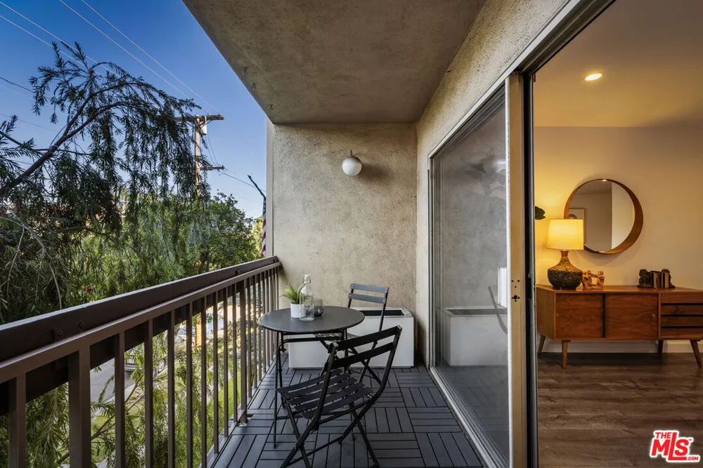 335 Adams Street Glendale, CA 91206