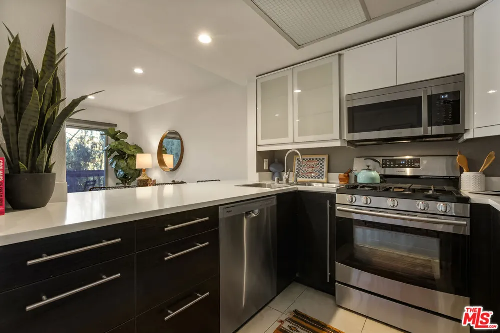 335 Adams Street Glendale, CA 91206