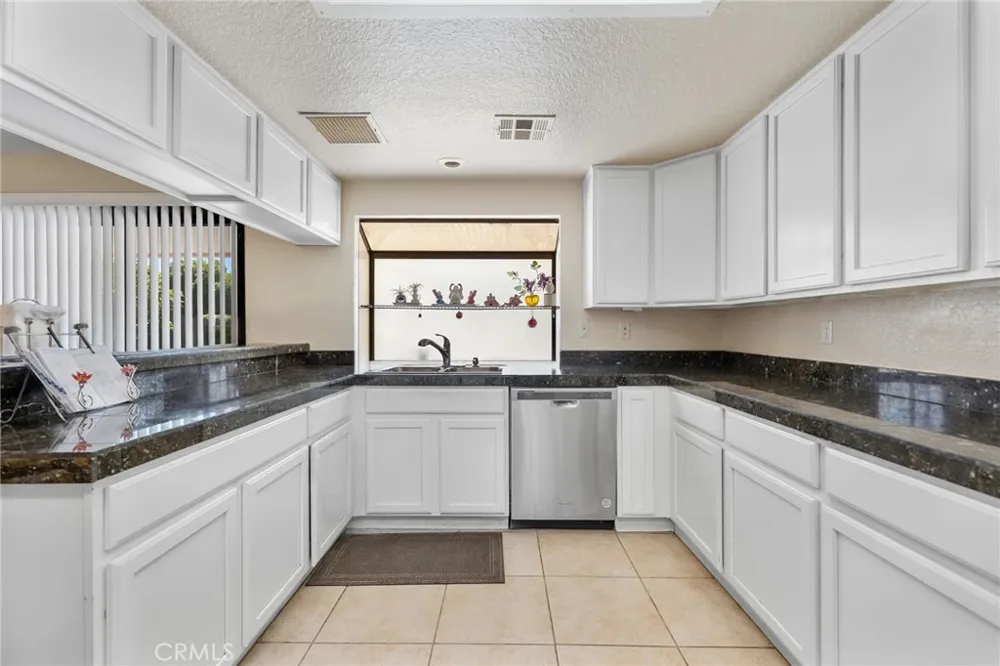 68515 30th Cathedral City, CA 92234