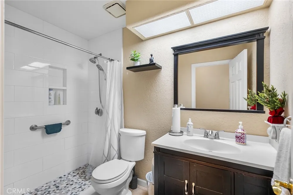68515 30th Cathedral City, CA 92234