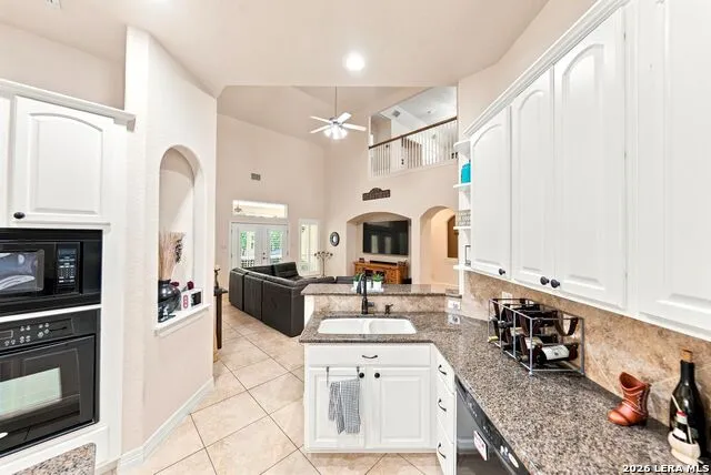 16502 Loma Landing Helotes, TX 78023