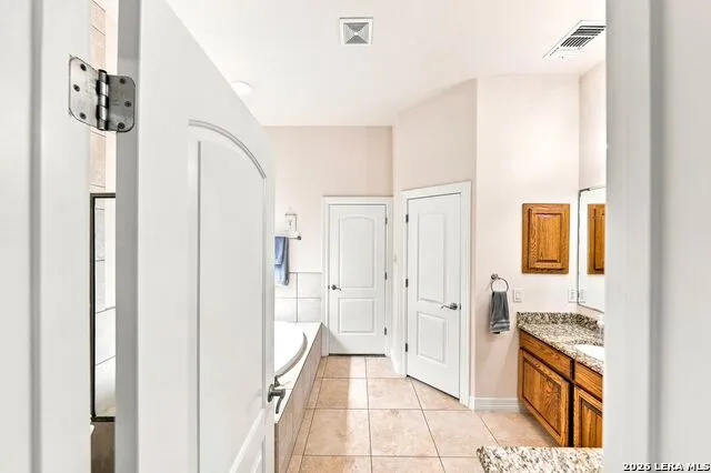 16502 Loma Landing Helotes, TX 78023