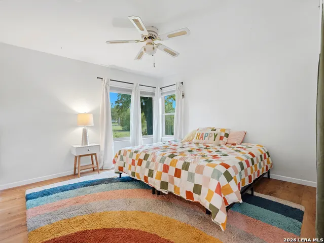 136 Royal Oaks Loop Kerrville, TX 78028