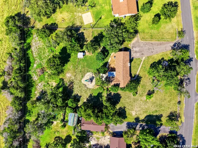 136 Royal Oaks Loop Kerrville, TX 78028