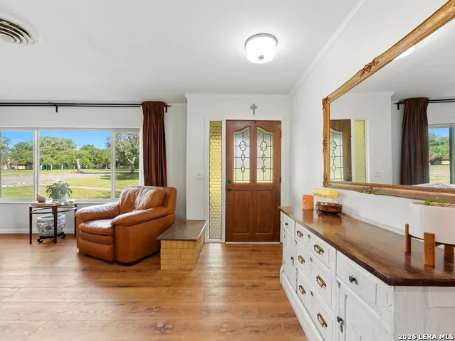 136 Royal Oaks Loop Kerrville, TX 78028