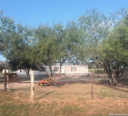 138 Terrace Hill Floresville, TX 78114
