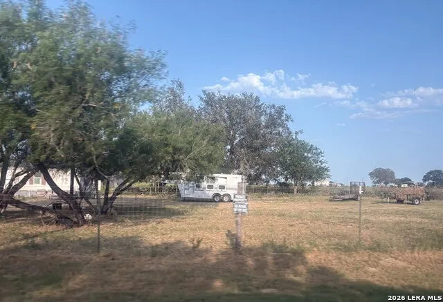 138 Terrace Hill Floresville, TX 78114