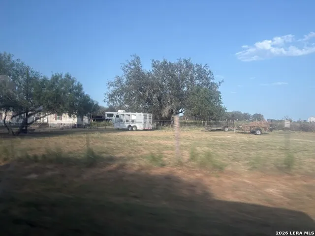 138 Terrace Hill Floresville, TX 78114