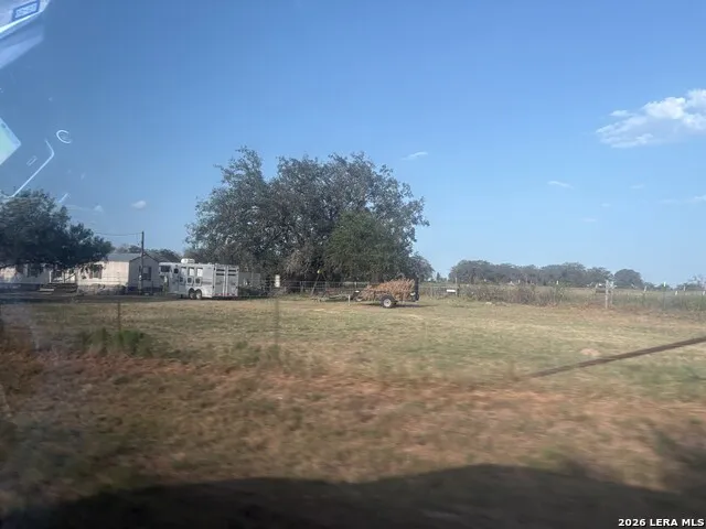 138 Terrace Hill Floresville, TX 78114