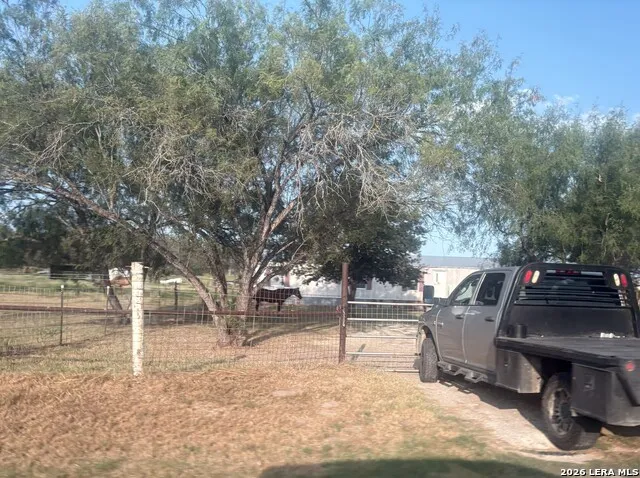 138 Terrace Hill Floresville, TX 78114