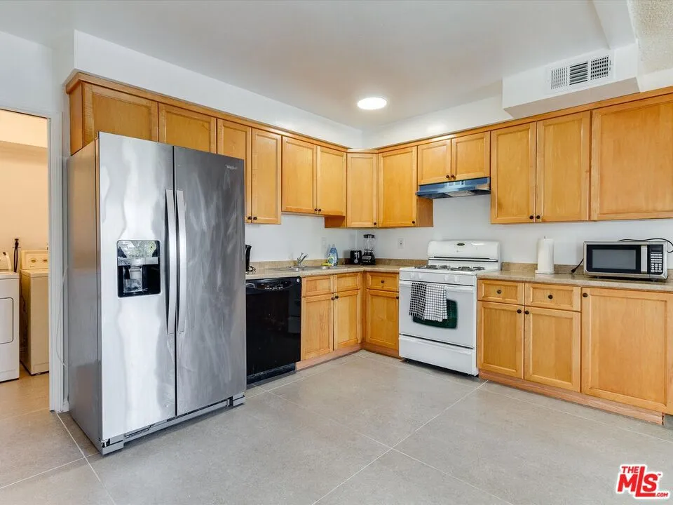 17100 Barneston Street Granada Hills, CA 91344