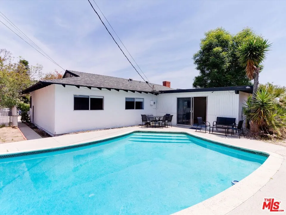 17100 Barneston Street Granada Hills, CA 91344