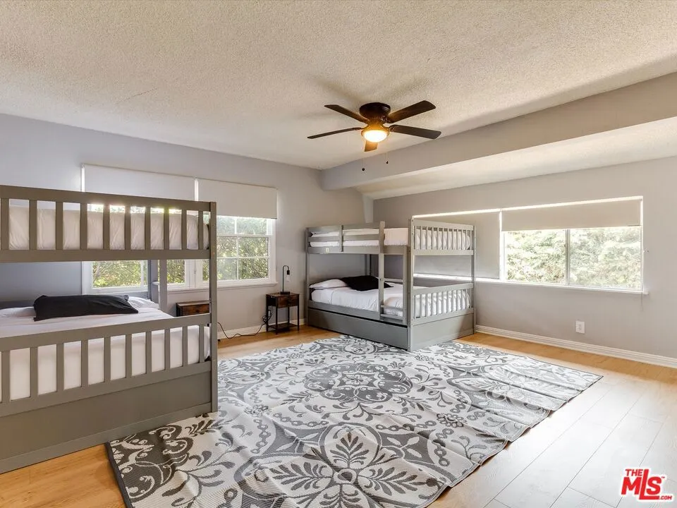 17100 Barneston Street Granada Hills, CA 91344