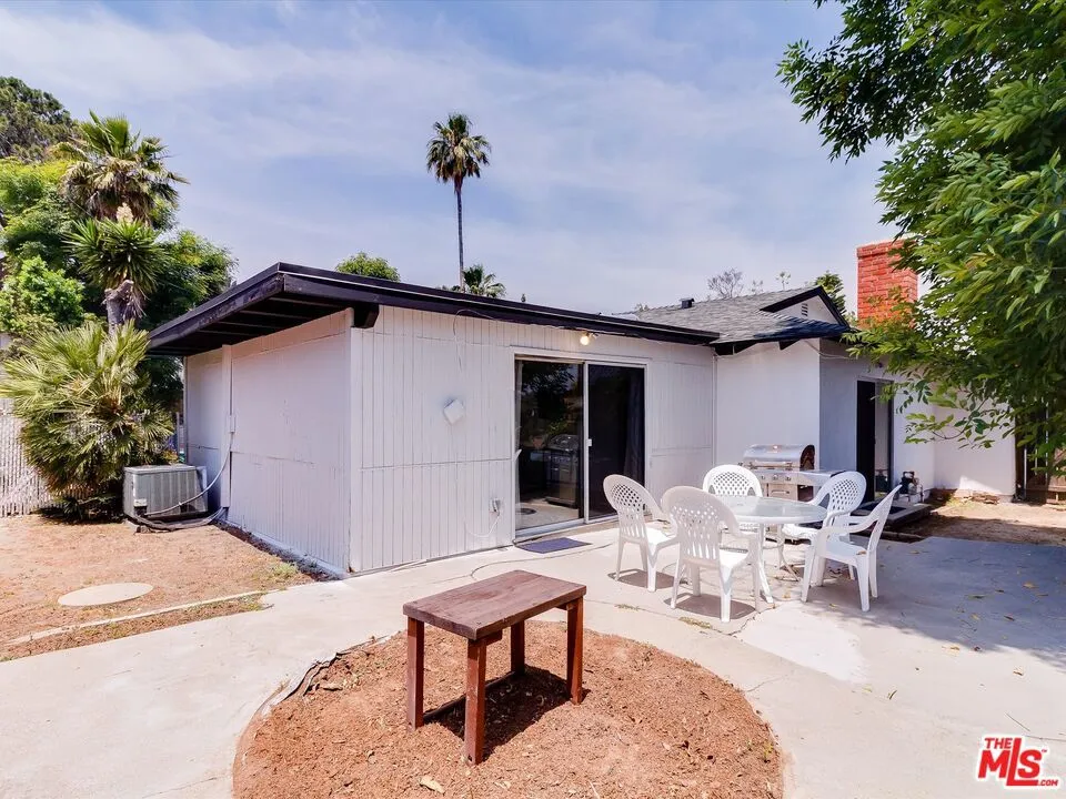 17100 Barneston Street Granada Hills, CA 91344