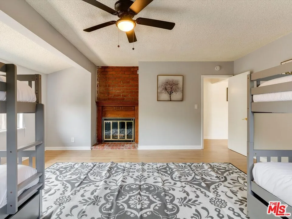 17100 Barneston Street Granada Hills, CA 91344