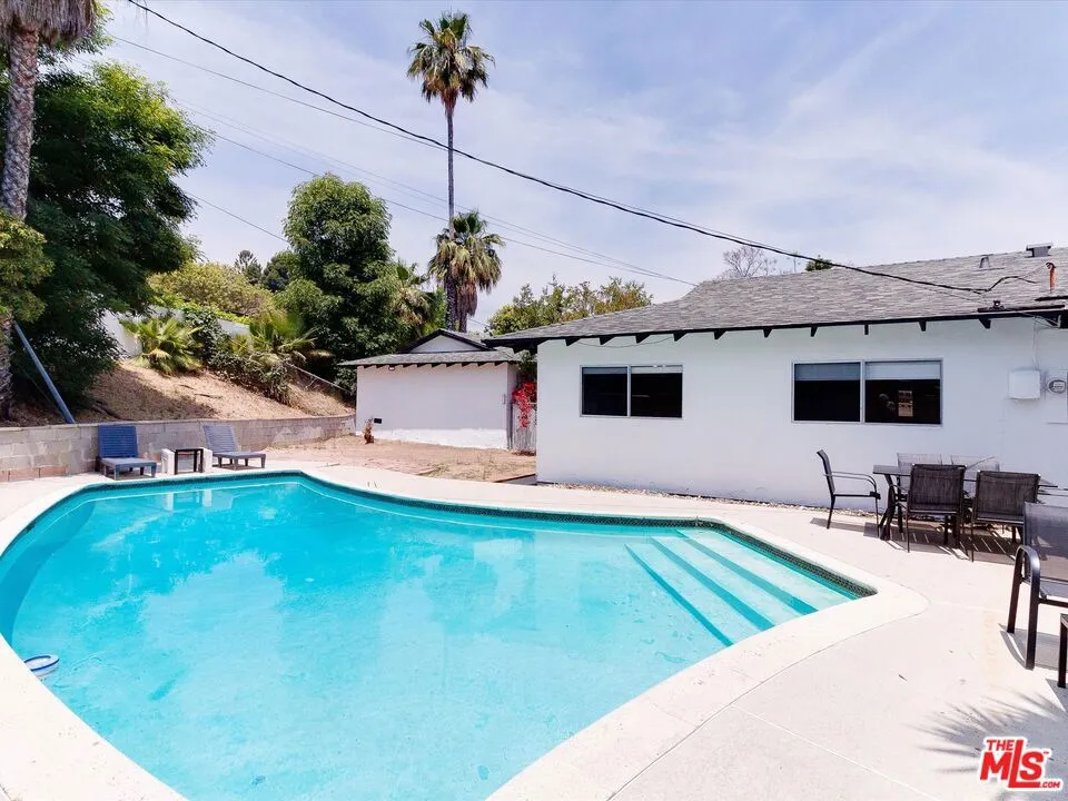 17100 Barneston Street Granada Hills, CA 91344