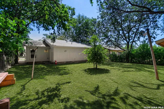 851 Walnut Park St San Antonio, TX 78227
