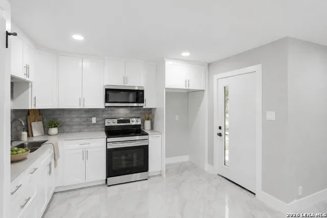 851 Walnut Park St San Antonio, TX 78227