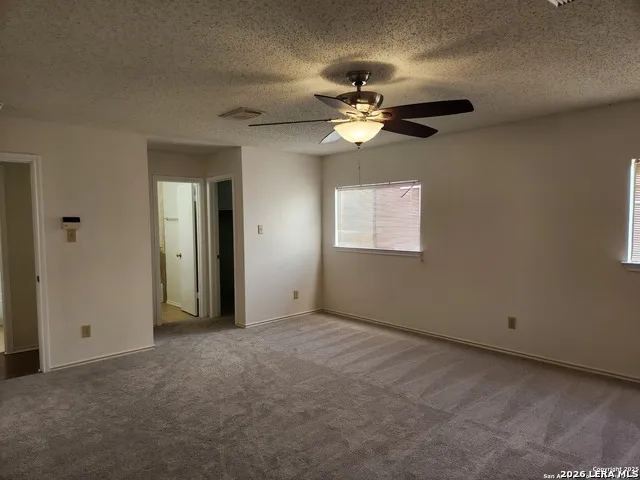 2117 Farmsville San Antonio, TX 78245