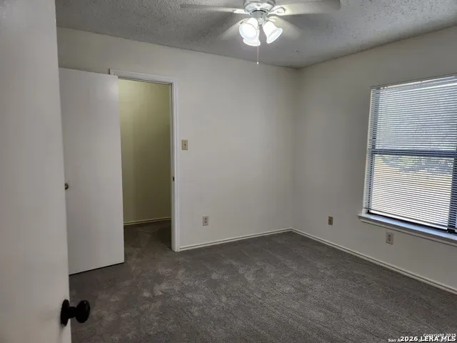 2117 Farmsville San Antonio, TX 78245