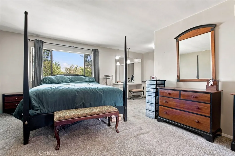 10640 Sylvia Ave Porter Ranch, CA 91326