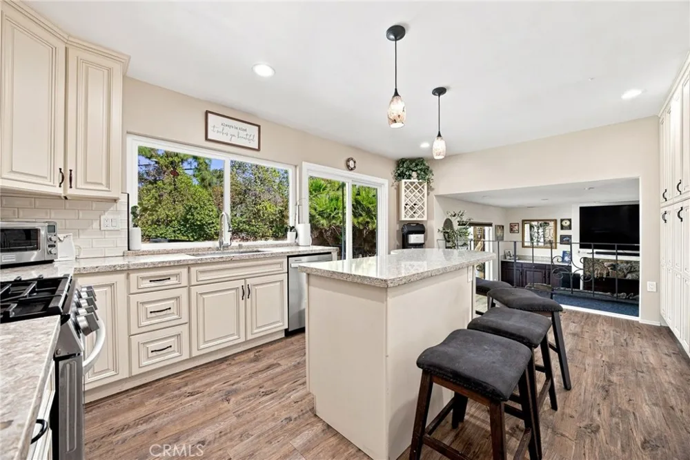 10640 Sylvia Ave Porter Ranch, CA 91326
