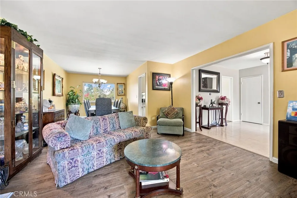 10640 Sylvia Ave Porter Ranch, CA 91326