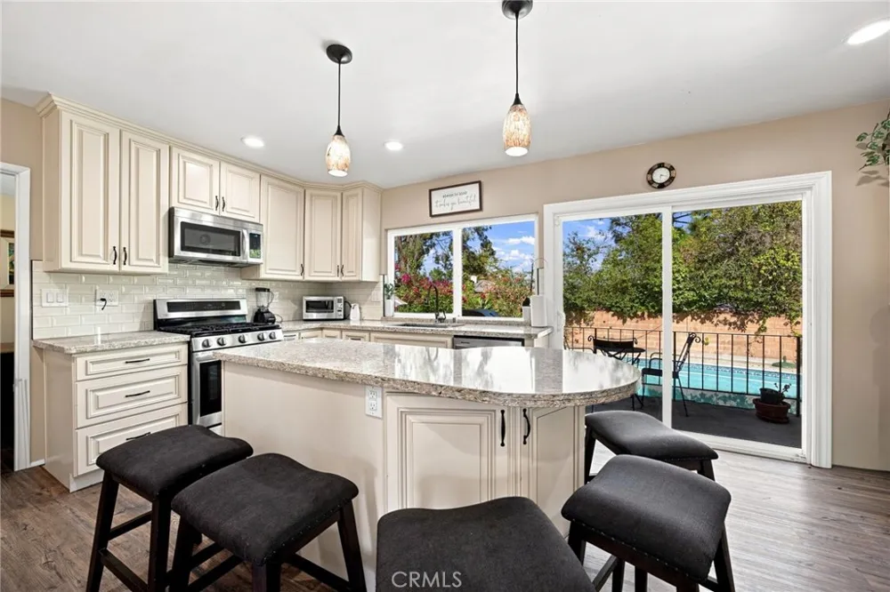10640 Sylvia Ave Porter Ranch, CA 91326