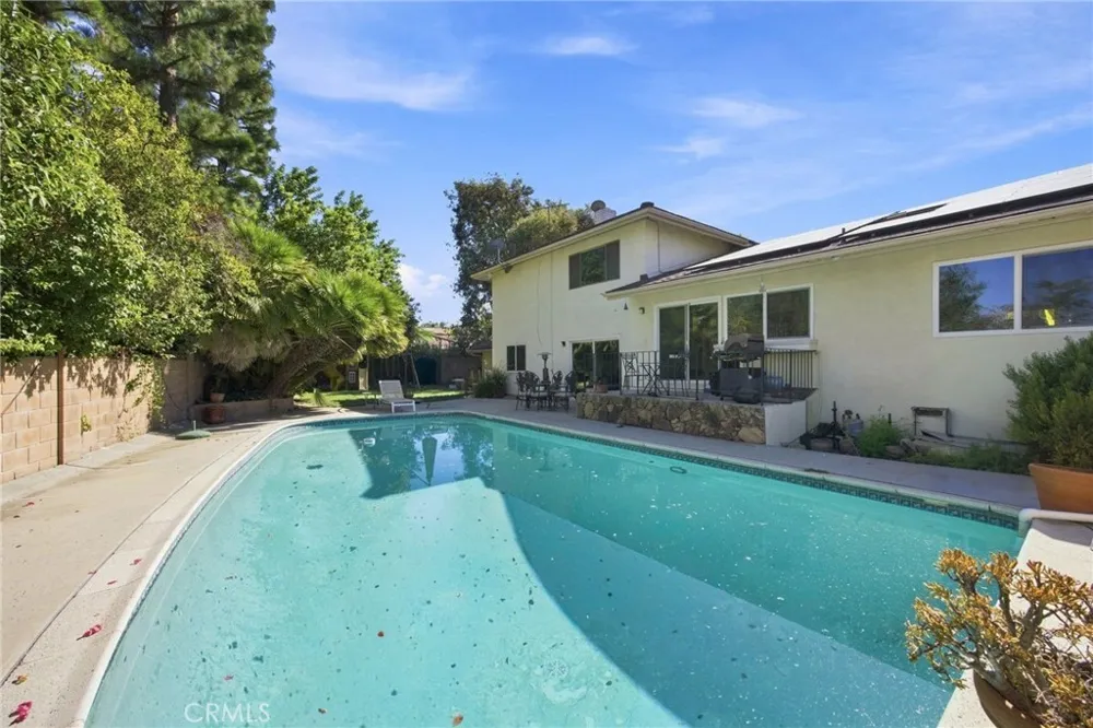 10640 Sylvia Ave Porter Ranch, CA 91326